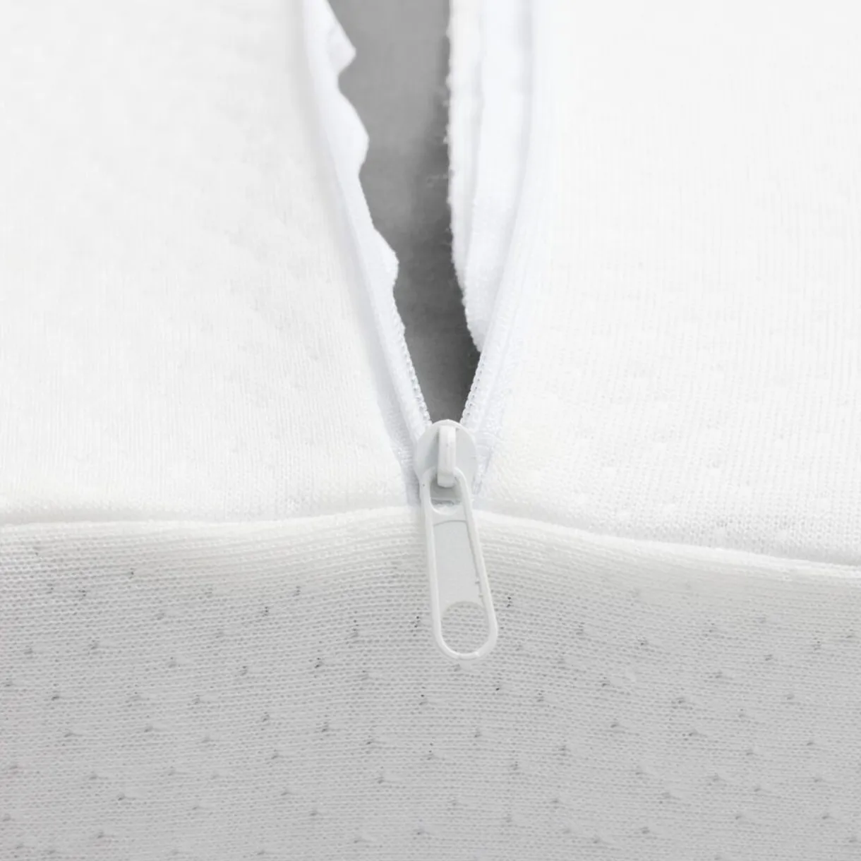 Clearance Gifi Coussin demi rouleau à mémoire de forme rafraîchissant 39x20xH10cm