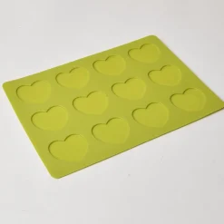 Moule silicone 12 macarons en forme de coeur^Gifi Sale