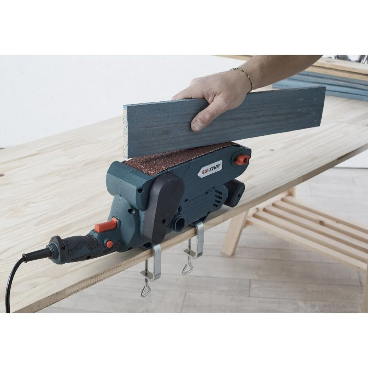 Discount Gifi Ponceuse à bande 2 positions