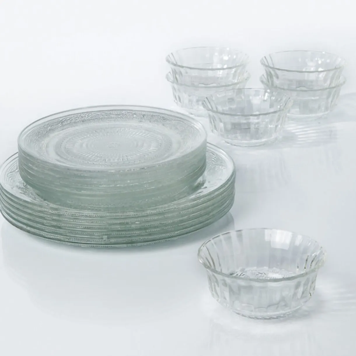 Service vaisselle transparent 18 pièces^Gifi Hot