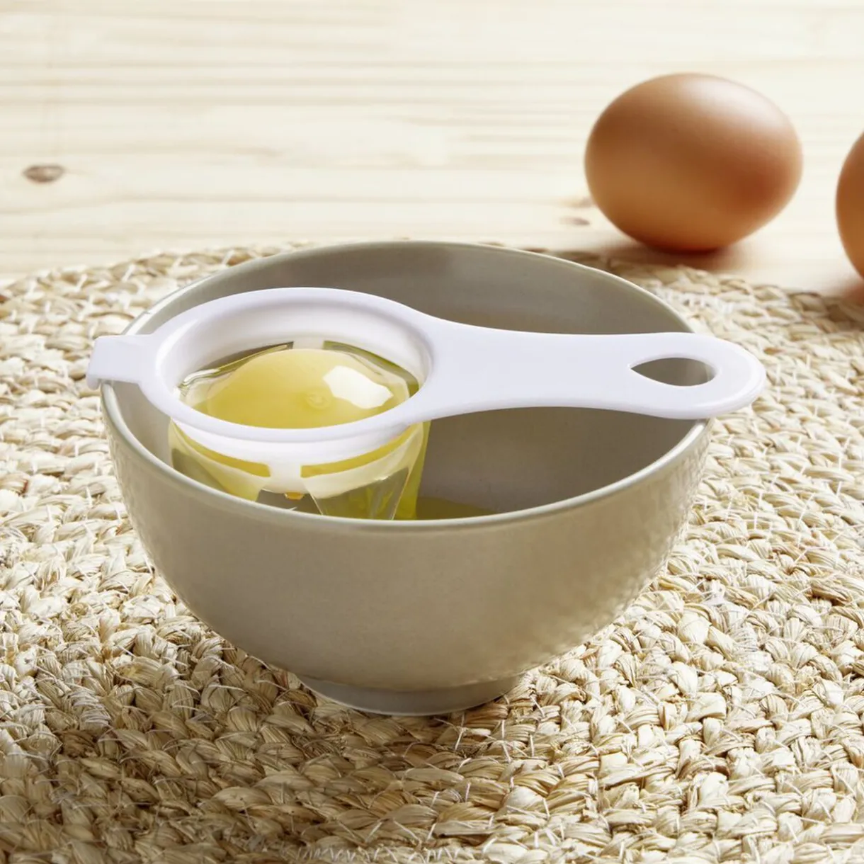 Séparateur blanc d'oeuf plastique bleu ou rose^Gifi